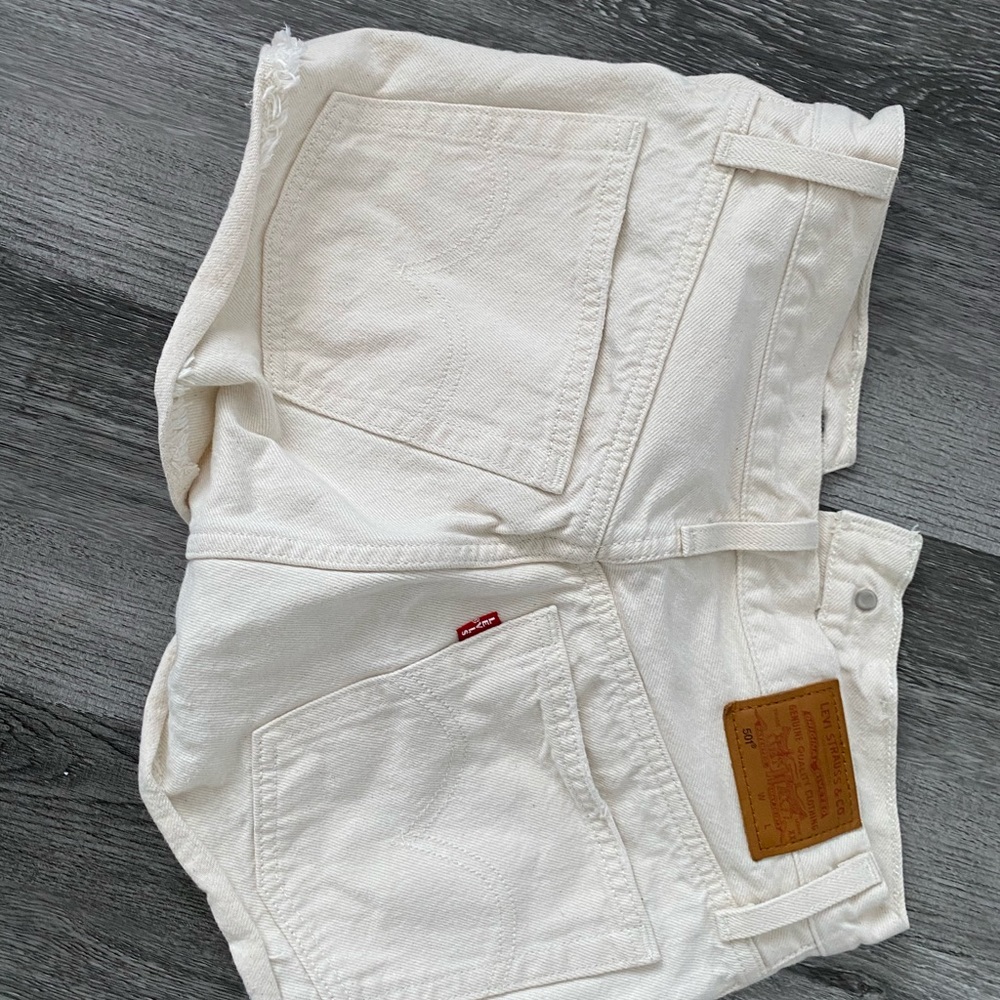 Cream color , Levis 501 never worn , no tags